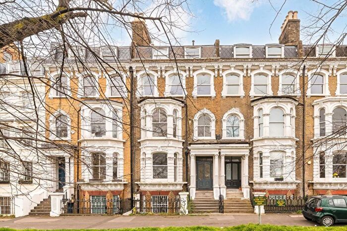 1 Bedroom Flat For Sale In Clapham Common South Side, London, SW4
