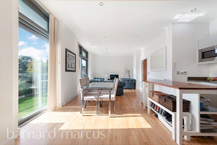 3 Bedroom Flat For Sale In Seager Place, London, SE8