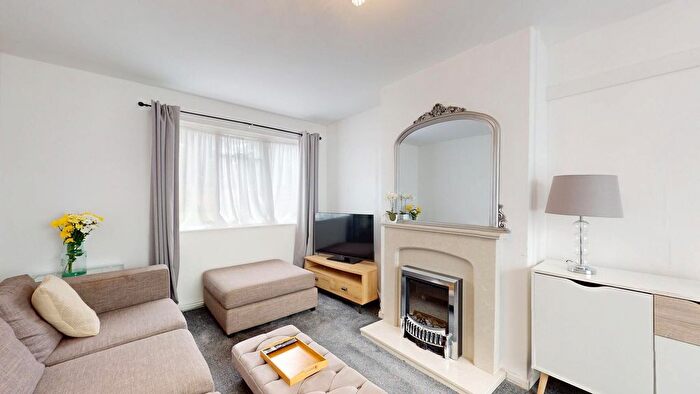 3 Bedroom Terraced House To Rent In Endersby Road, Barnet, EN5