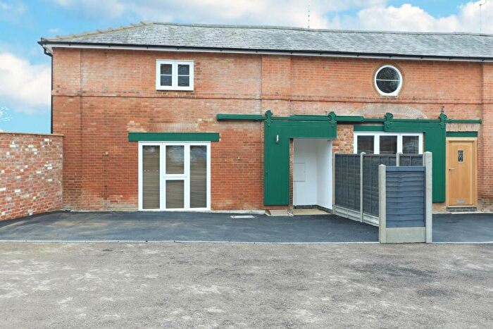 1 Bedroom Mews To Rent In Coach House Mews, Rear Of High Street, LE16