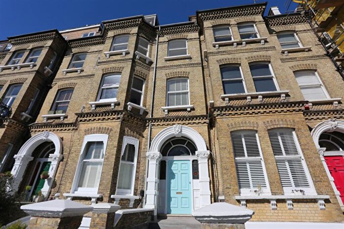 2 Bedroom Flat To Rent In Cromwell Road, Hove, BN3