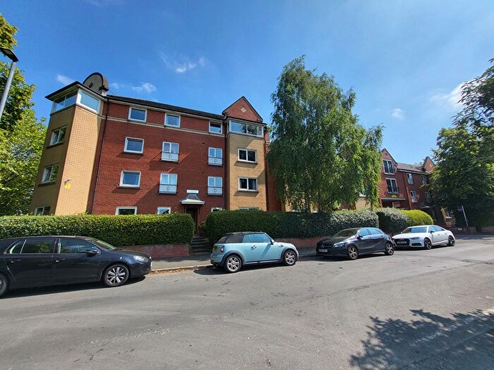 3 Bedroom Flat To Rent In The Lowry, White Oak Road, Fallowfield, Manchester. Wt., M14