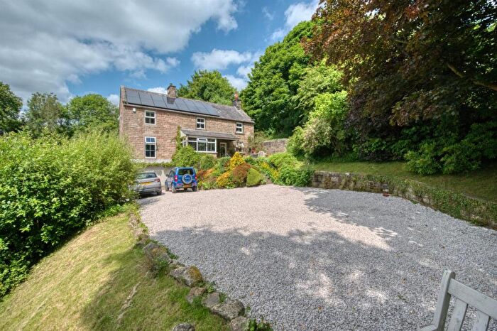 4 Bedroom Detached House For Sale In Lumb Lane, Darley Dale, DE4