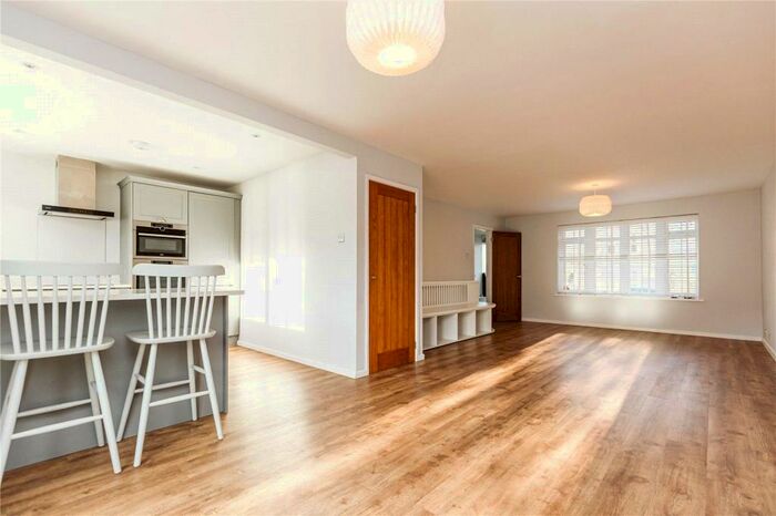 4 Bedroom Detached House To Rent In Thingwall Park, Fishponds, Bristol, BS16