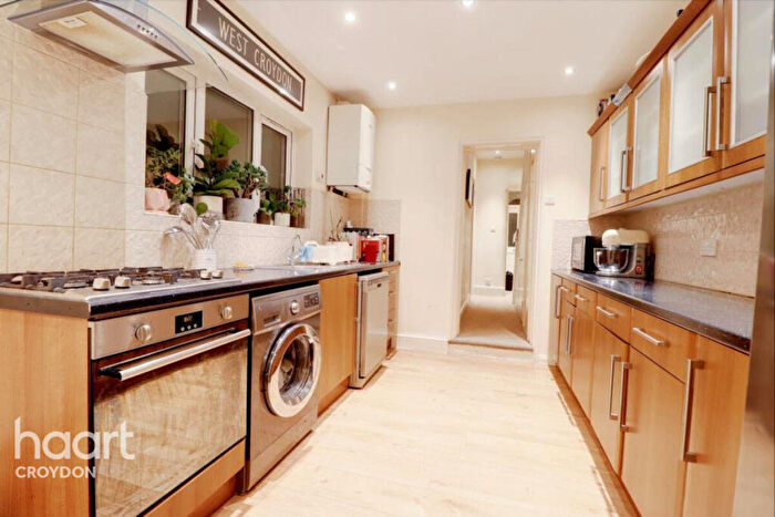 4 Bedroom Semi Detached House To Rent In Clarendon Road, Croydon, CR0