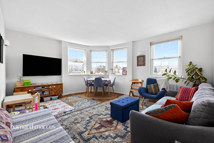 2 Bedroom Flat For Sale In Frederick Square, London, SE16