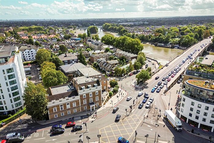 3 Bedroom Flat For Sale In Kew Bridge Road, TW8