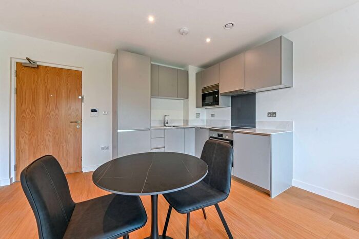 1 Bedroom Flat To Rent In Hale Wharf, Tottenham, London, N17