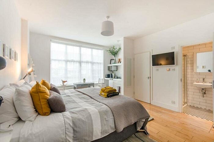 1 Bedroom Maisonette To Rent In Doyle Gardens, Kensal Green, London, NW10