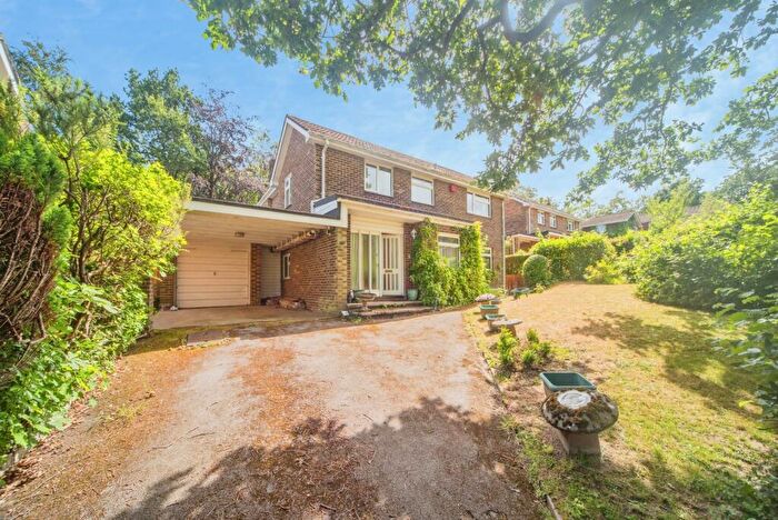 4 Bedroom Detached House For Sale In Glen Eyre Drive, Southampton, Hampshire, SO16