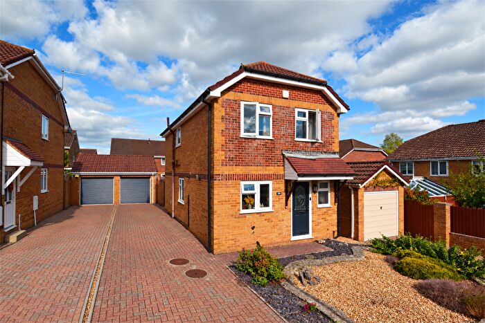 3 Bedroom Detached House For Sale In Broadstone, BH18
