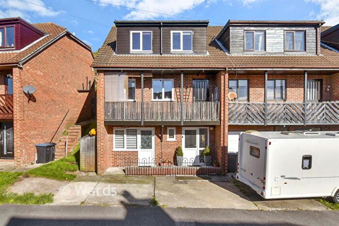 4 Bedroom End Of Terrace House For Sale In Edred Road, Dover, Kent, CT17