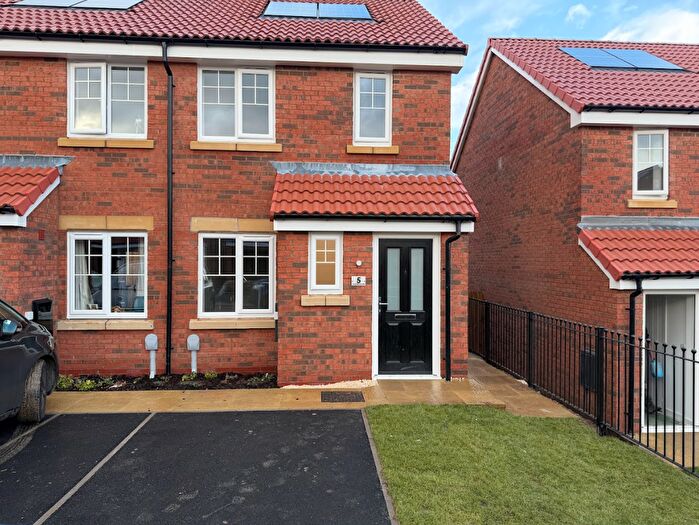 2 Bedroom Semi-Detached House To Rent In Tower Boulevard, Chesterfield, S44