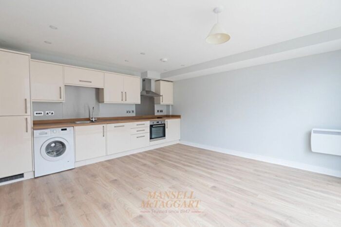 2 Bedroom Flat For Sale In Christopher Road, East Grinstead, RH19