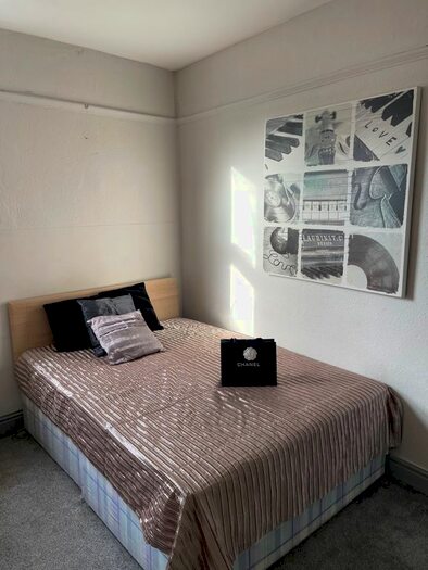 Studio To Rent In Hollyshaw Lane, Crossgates, LS15