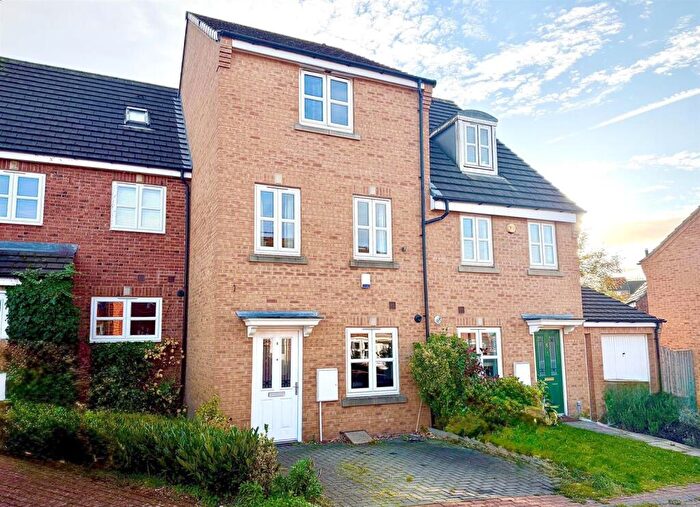 4 Bedroom Town House To Rent In Myrtle Crescent, Sheffield, S2