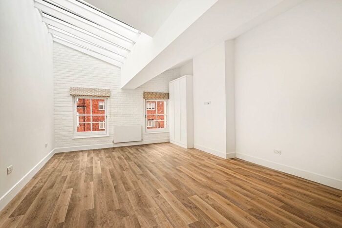 Studio To Rent In Lower Sloane Street, London, SW1W