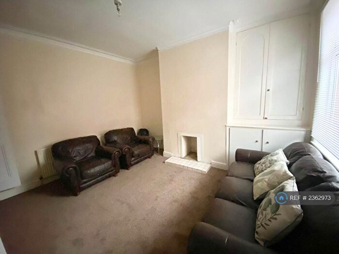2 Bedroom Terraced House To Rent In Zetland Place, Leeds, LS8