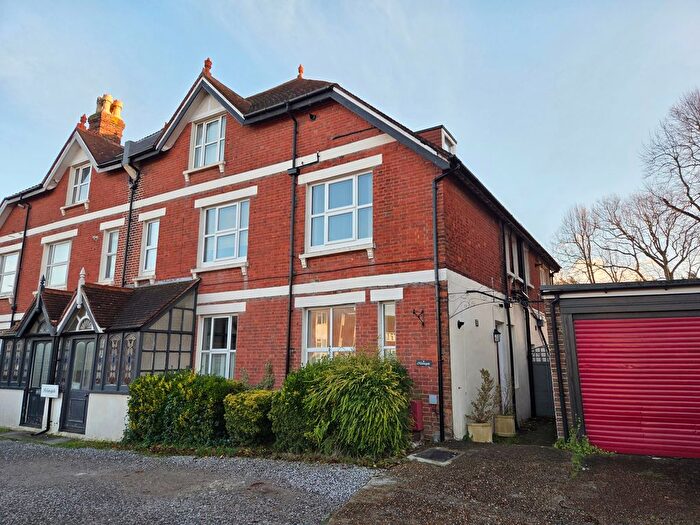 2 Bedroom Flat To Rent In Upper Avenue, Eastbourne, BN21