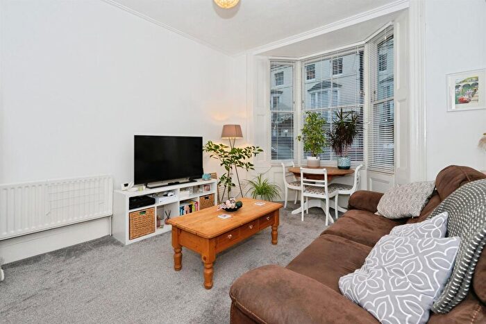 2 Bedroom Apartment For Sale In Waterloo Street, Hove, BN3