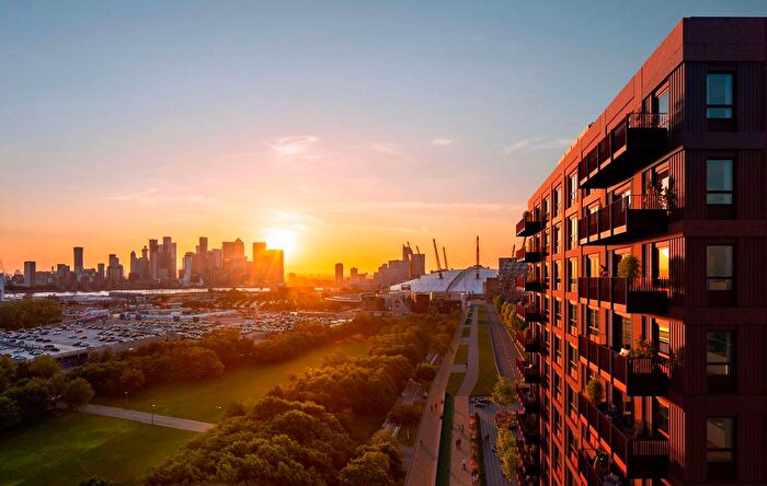 1 Bedroom Flat For Sale In Peninsula Gardens, Park View, SE10