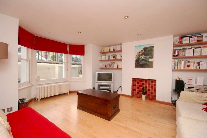 1 Bedroom Flat To Rent In Haldon Road, West Hill, London, SW18