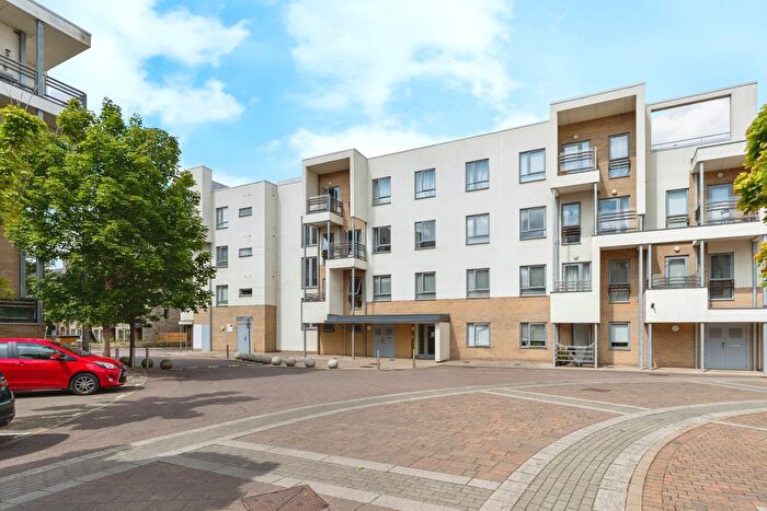 2 Bedroom Flat For Sale In Glenalmond Avenue, Cambridge, CB2
