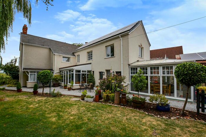 4 Bedroom Detached House For Sale In Trentside, Amcotts, Scunthorpe, DN17