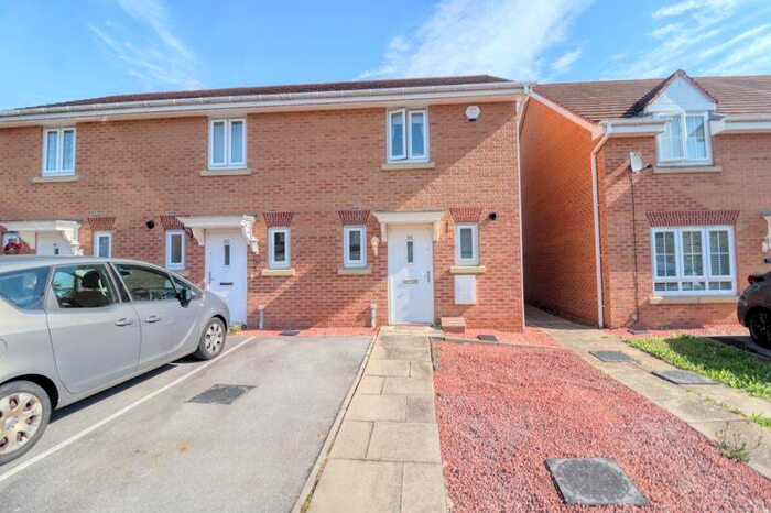 2 Bedroom Semi-Detached House To Rent In Sunningdale Way, Gainsborough, DN21
