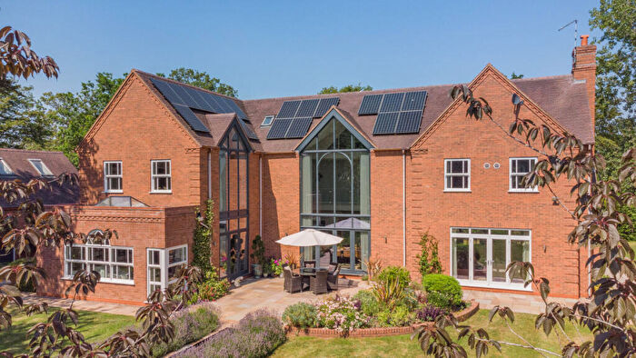 7 Bedroom Detached House For Sale In Barrells Park, Ullenhall Henley-in-Arden, B95