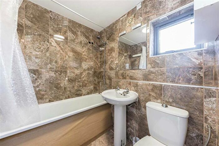 1 Bedroom Flat To Rent In Briant Street, New Cross, SE14