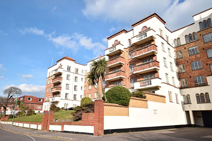2 Bedroom Apartment To Rent In Sea Road, Bournemouth, BH5