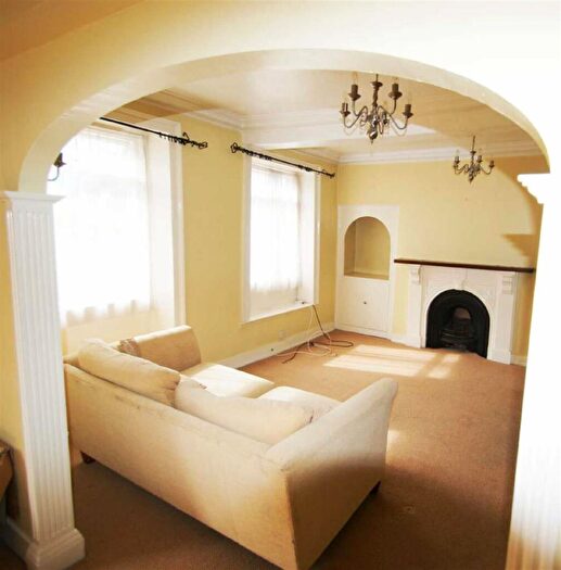 4 Bedroom Flat To Rent In Colton Road, Colton, Leeds, LS15