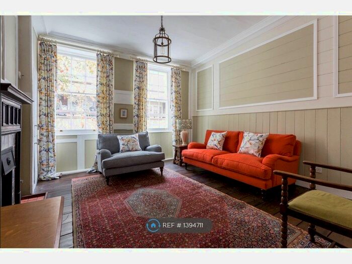 3 Bedroom Flat To Rent In Neal Street, London, WC2H