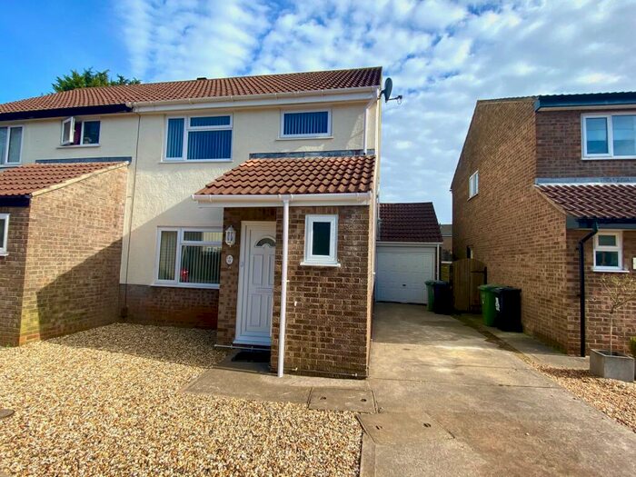 3 Bedroom House To Rent In Oak Close, Yate, BS37