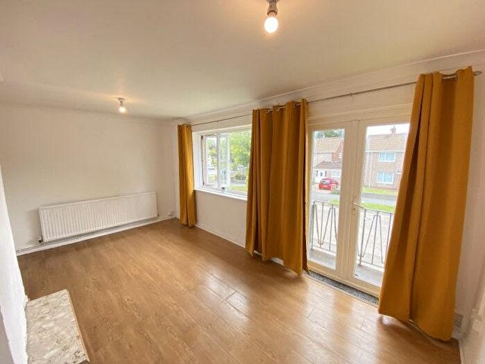 3 Bedroom Flat To Rent In Bay Tree Avenue, Sketty, Swansea, SA2