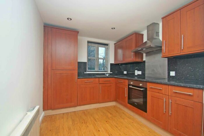 2 Bedroom Flat To Rent In The Grange, North Grange Mount, Headingley, Leeds, LS6