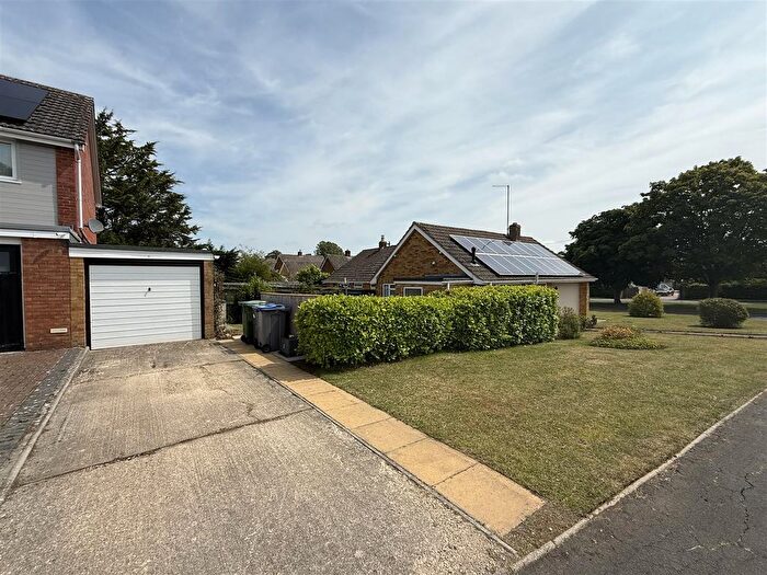 2 Bedroom Semi-Detached Bungalow For Sale In Fairway, Calne, SN11
