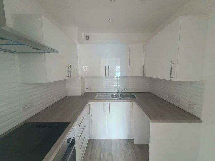 2 Bedroom Flat To Rent In West Street, Bognor Regis, PO21