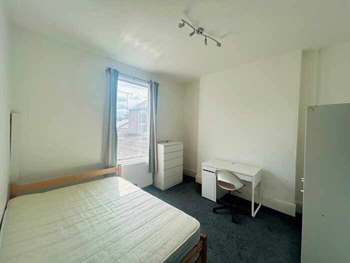 1 Bedroom Flat To Rent In Room, Warwick Street, Leamington Spa, CV32