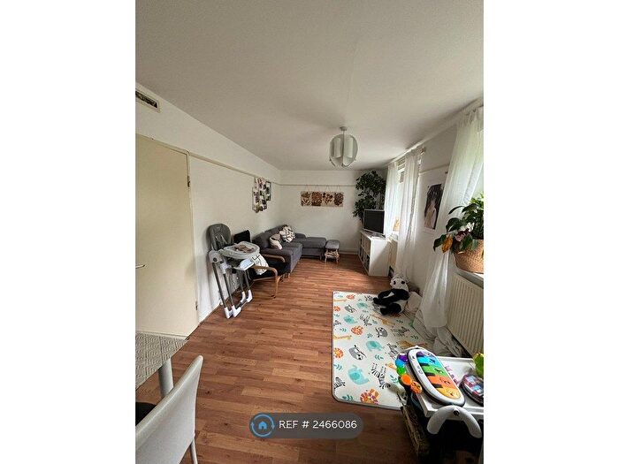 1 Bedroom Flat To Rent In Heavitree Close, London, SE18