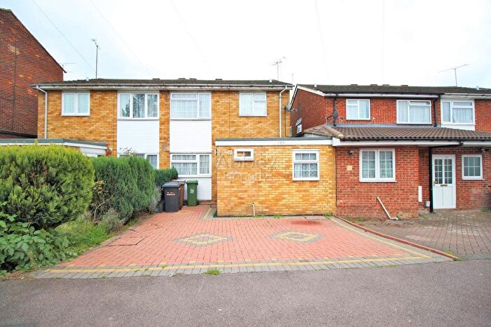 3 Bedroom Semi-Detached House To Rent In Tenby Drive, Luton, LU4