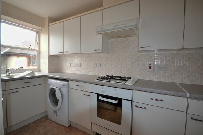 1 Bedroom Flat To Rent In Vanbrugh Court, De Beauvoir Road, Reading, Berkshire, RG1