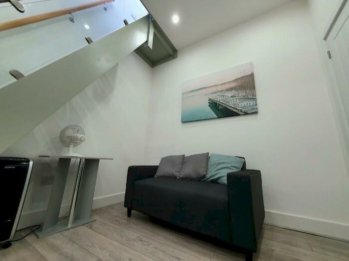 1 Bedroom Apartment To Rent In Southern Court, South Street, Reading, Berkshire, RG1