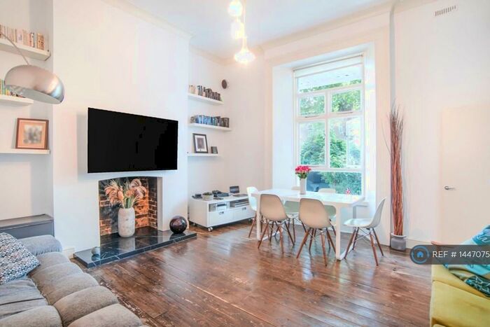 2 Bedroom Flat To Rent In King Edward's Road, London, E9