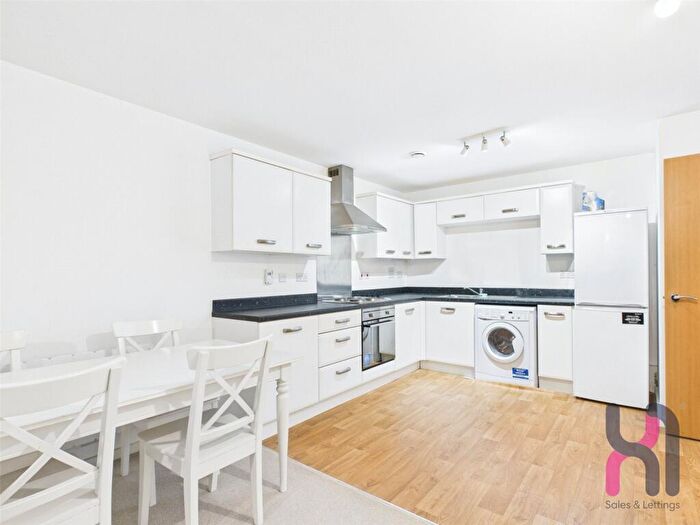 2 Bedroom Flat To Rent In Brindley House, Elmira Way, Salford, Salford, M5