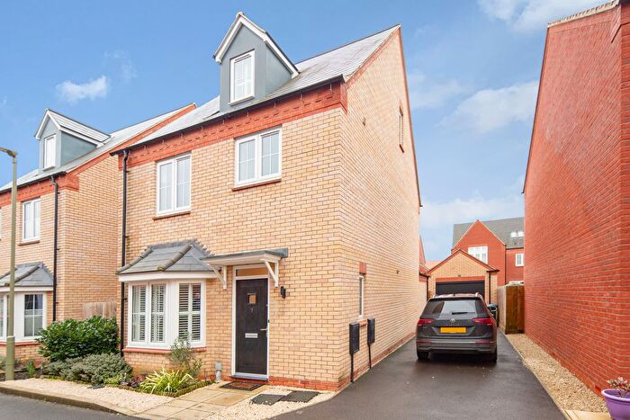 4 Bedroom Detached House For Sale In Buxton Close, Bicester, OX26