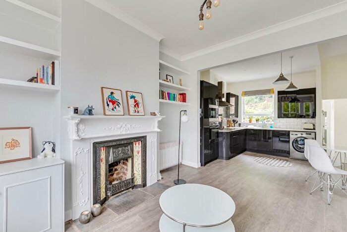 2 Bedroom Apartment To Rent In Waterlow Road, Highgate, N19