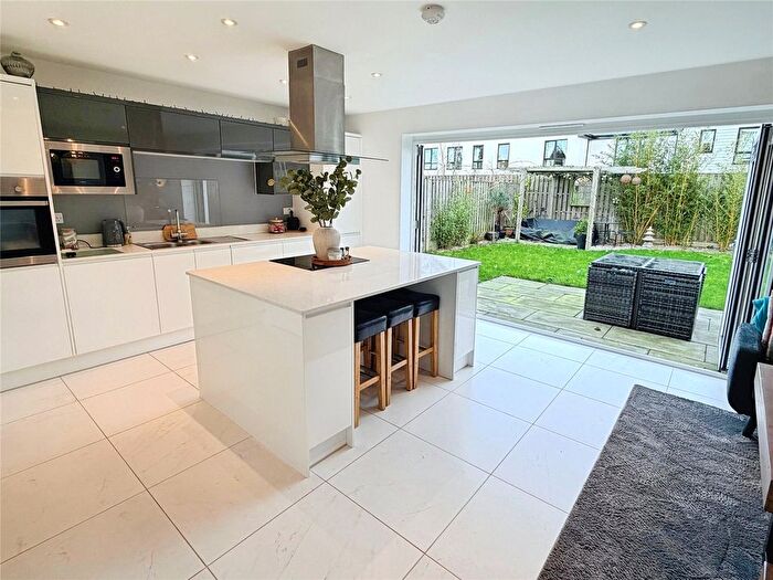 4 Bedroom Detached House For Sale In Barton Lane, Armthorpe, Doncaster, South Yorkshire, DN3