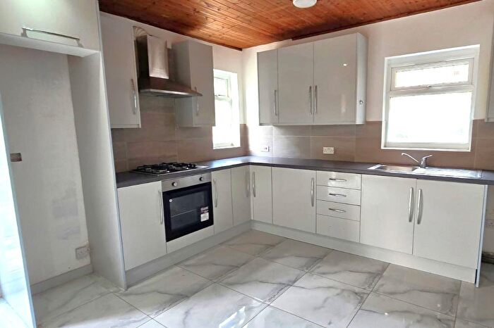 3 Bedroom Semi-Detached House To Rent In Wadham Gardens, Greenford, UB6